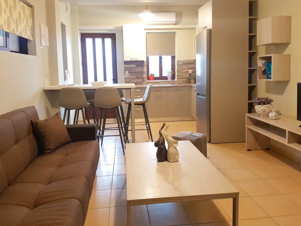 Ferienwohnung Emily' House Kíssamos Exterior foto